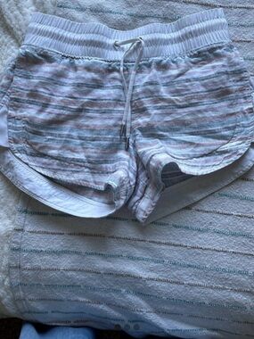 Athleta Linen Pastel Running shorts